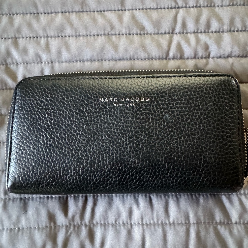 Marc Jacobs Continental Zip Wallet